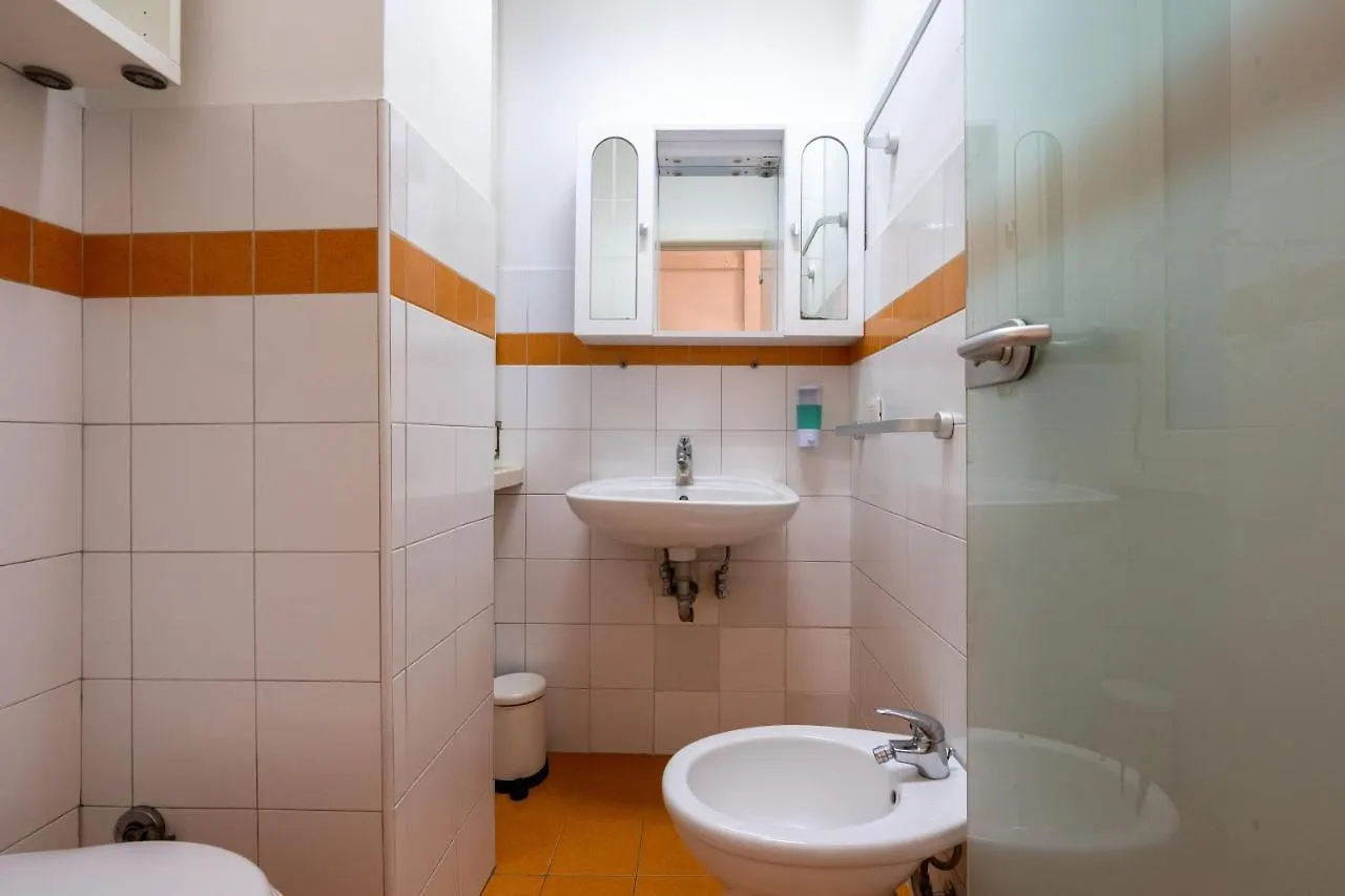 Via Vetulonia Casa Grande X12 - 5 Camere Con Aria Condizionata - Wi-Fi Fibra 1000 - 3 Bagni - 2 Parcheggi Privati Rome Apartment
